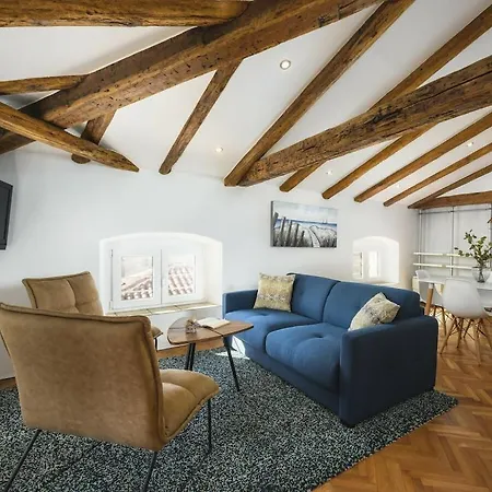 Urban Loft Marafor Nyaraló Poreč